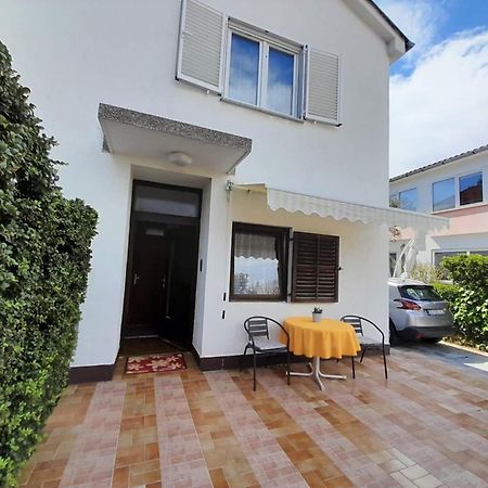 Lovely Studio Malina Close To The Beach Krk Town Exterior foto
