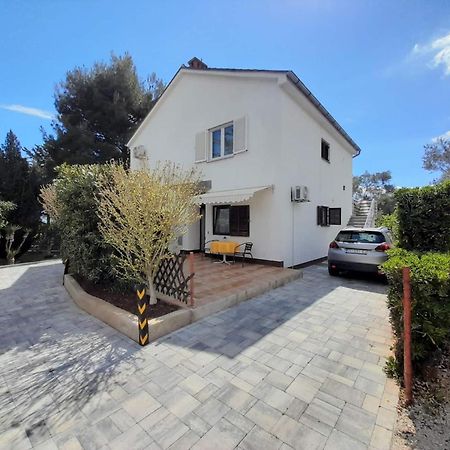 Lovely Studio Malina Close To The Beach Krk Town Exterior foto